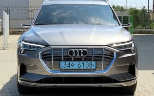 수원국산중고차 e-트론 55 콰트로 매물 사진 14 - 2023/09 25,187km
